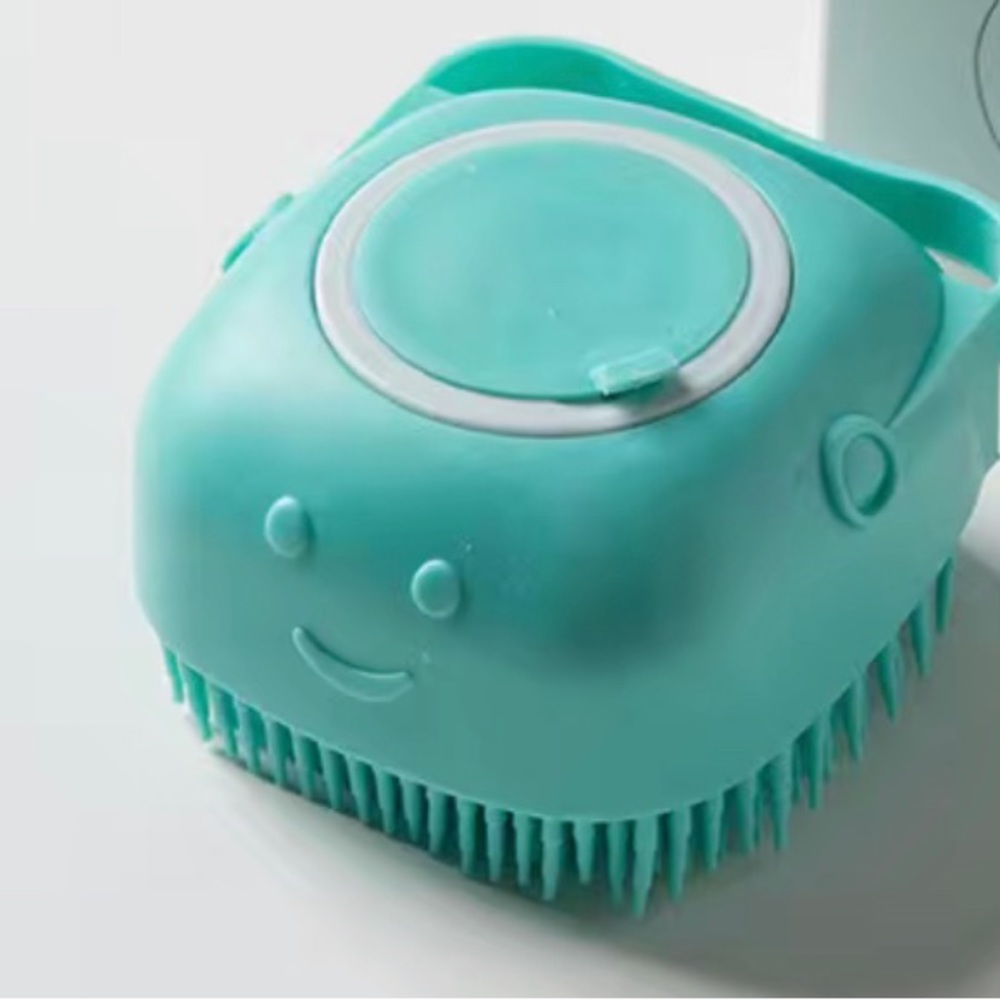 🛍️Host Pick! Blue pet shampoo brush/dispenser